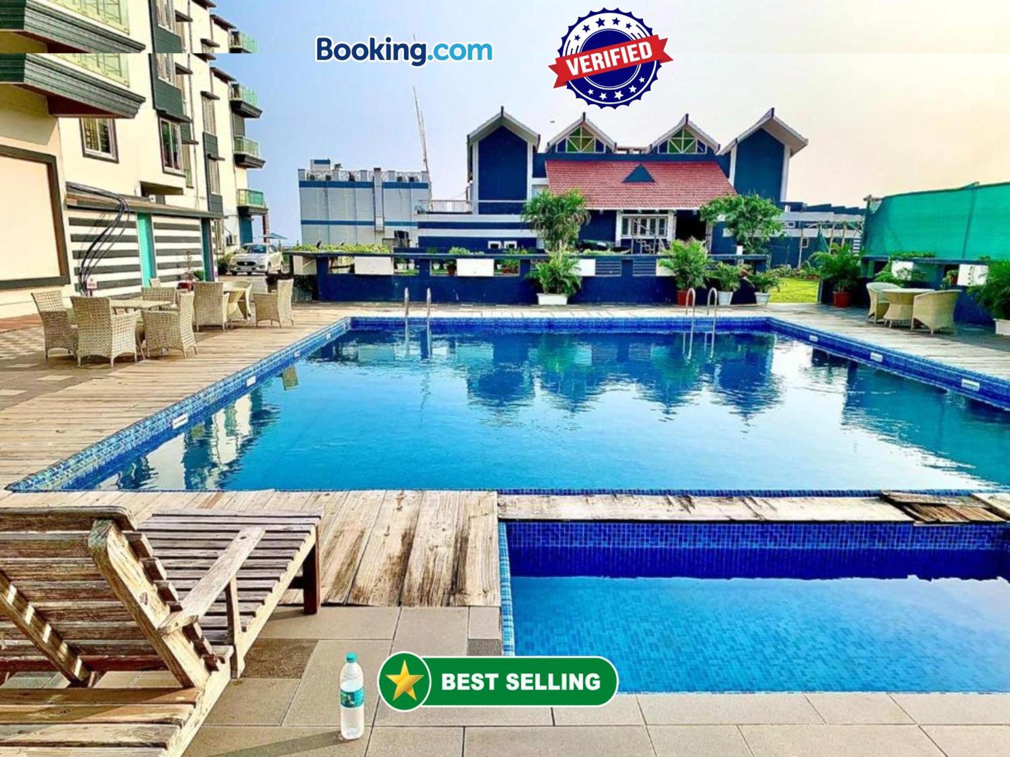 Gr Palace, In Front Of Sea-Beach With Breakfast, Swimming-Pool, Fully Air-Conditioned, Hotel With Parking Availability Puri Exteriör bild